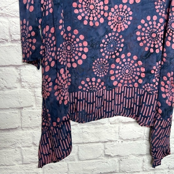 Soft Surroundings Printed V-Neck Asymmetric Tunic - Picture 9 of 13